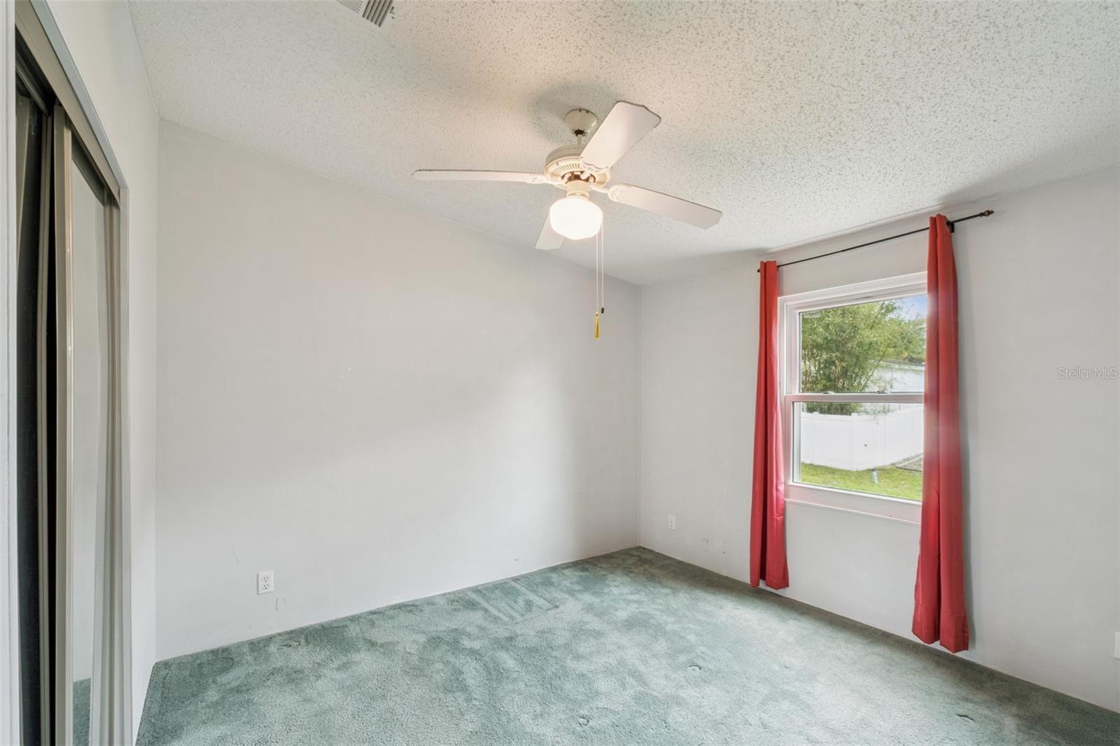 Image 14 of 21 For 42 Maplehurst Avenue