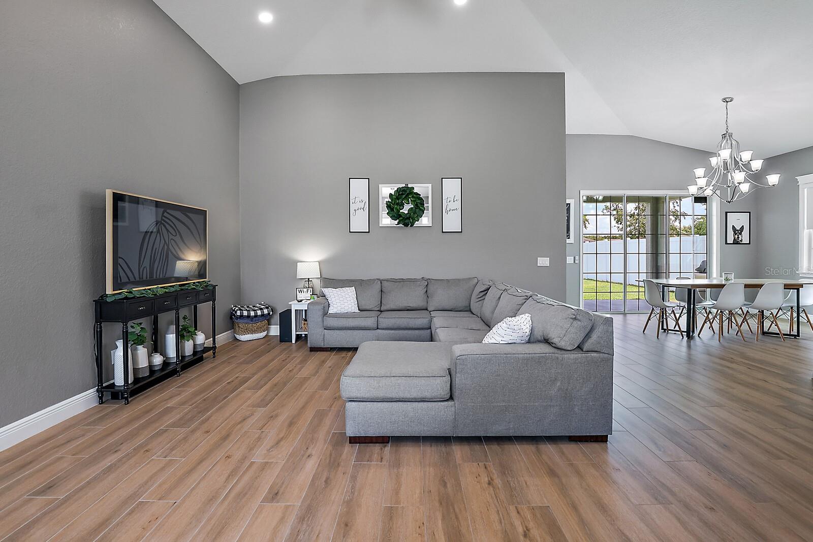 Image 2 of 21 For 5035 125th Loop