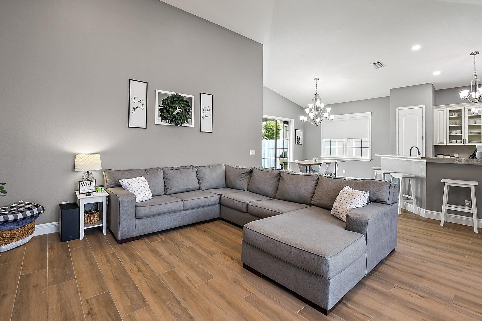 Image 4 of 21 For 5035 125th Loop