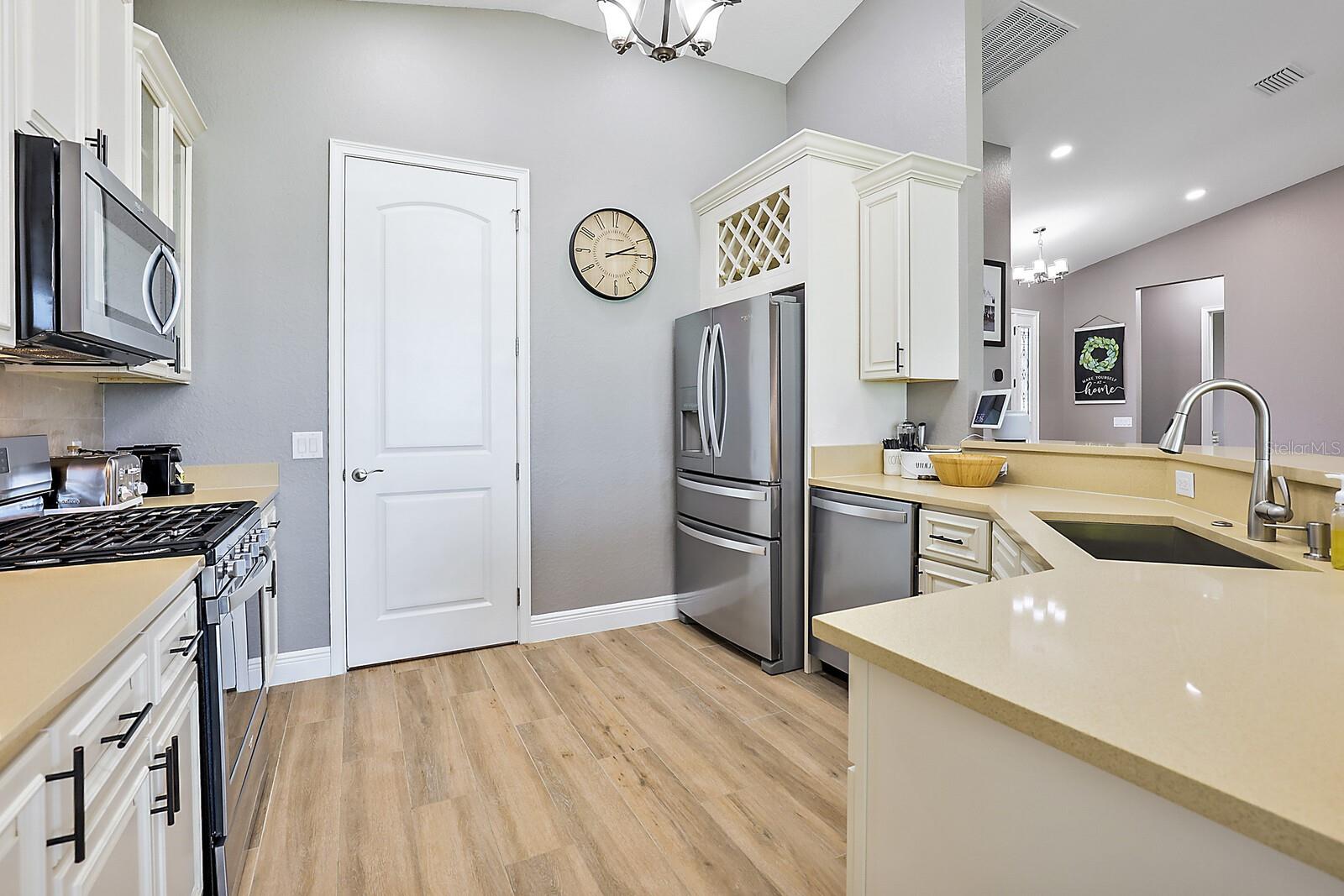 Image 9 of 21 For 5035 125th Loop