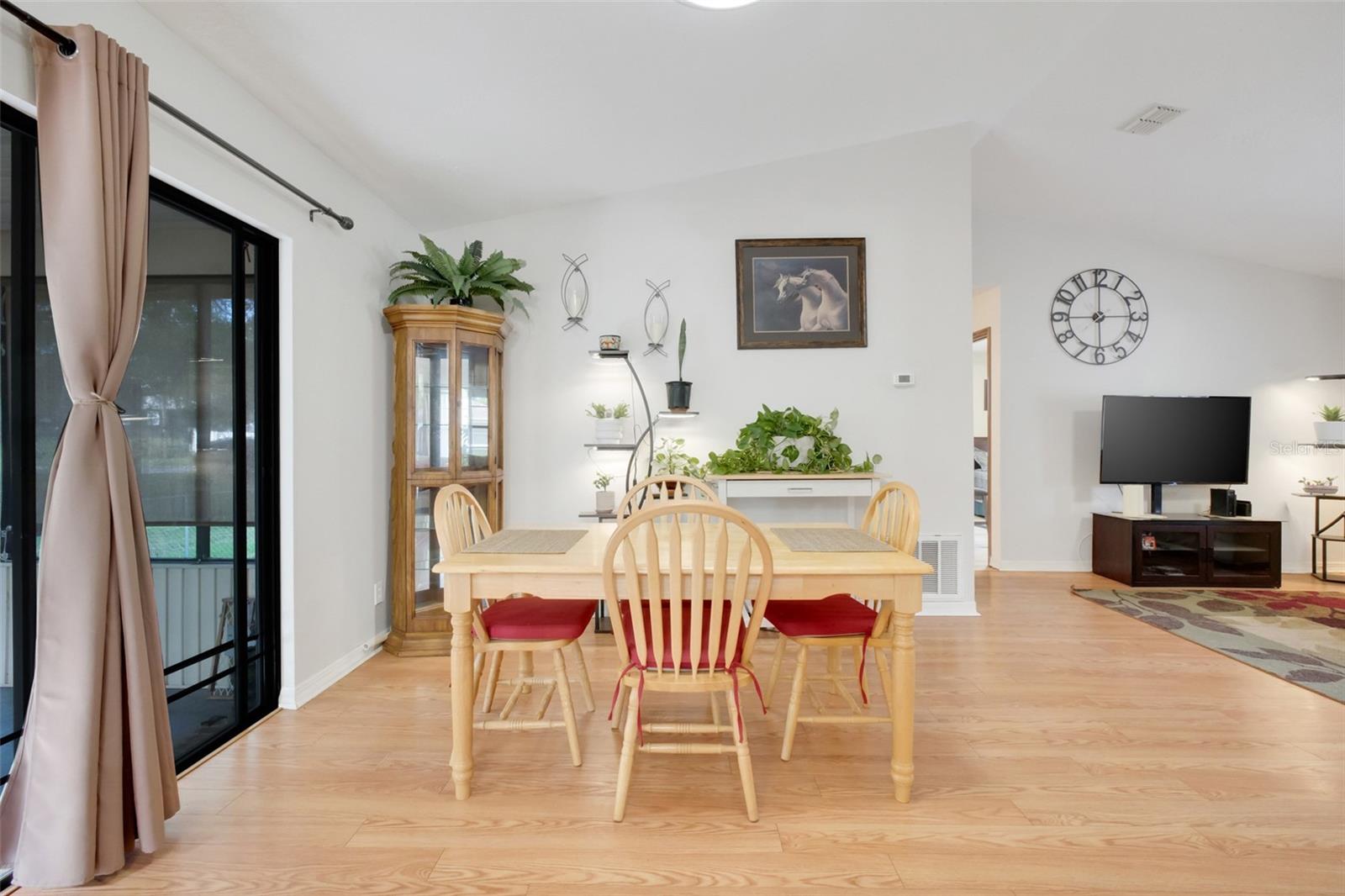 Image 10 of 37 For 615 E Inverness Blvd