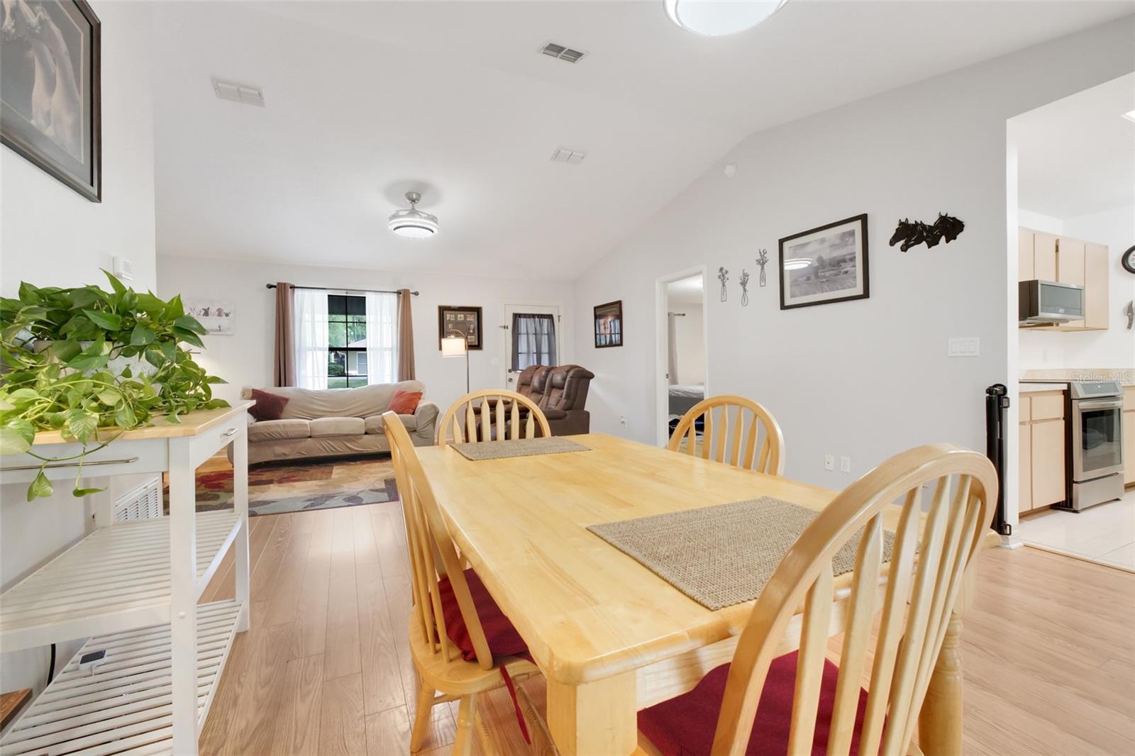 Image 11 of 37 For 615 E Inverness Blvd