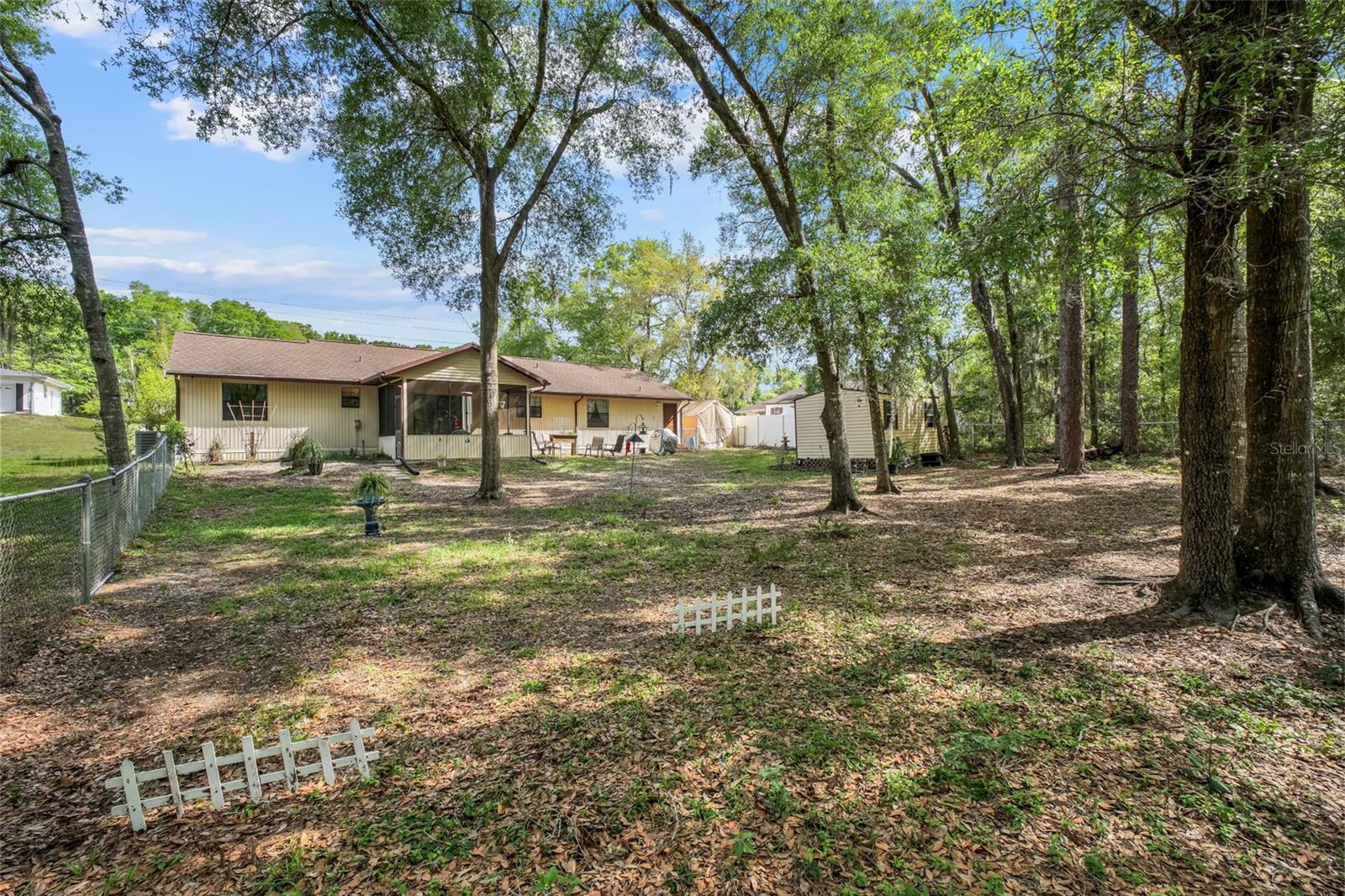 Image 23 of 37 For 615 E Inverness Blvd