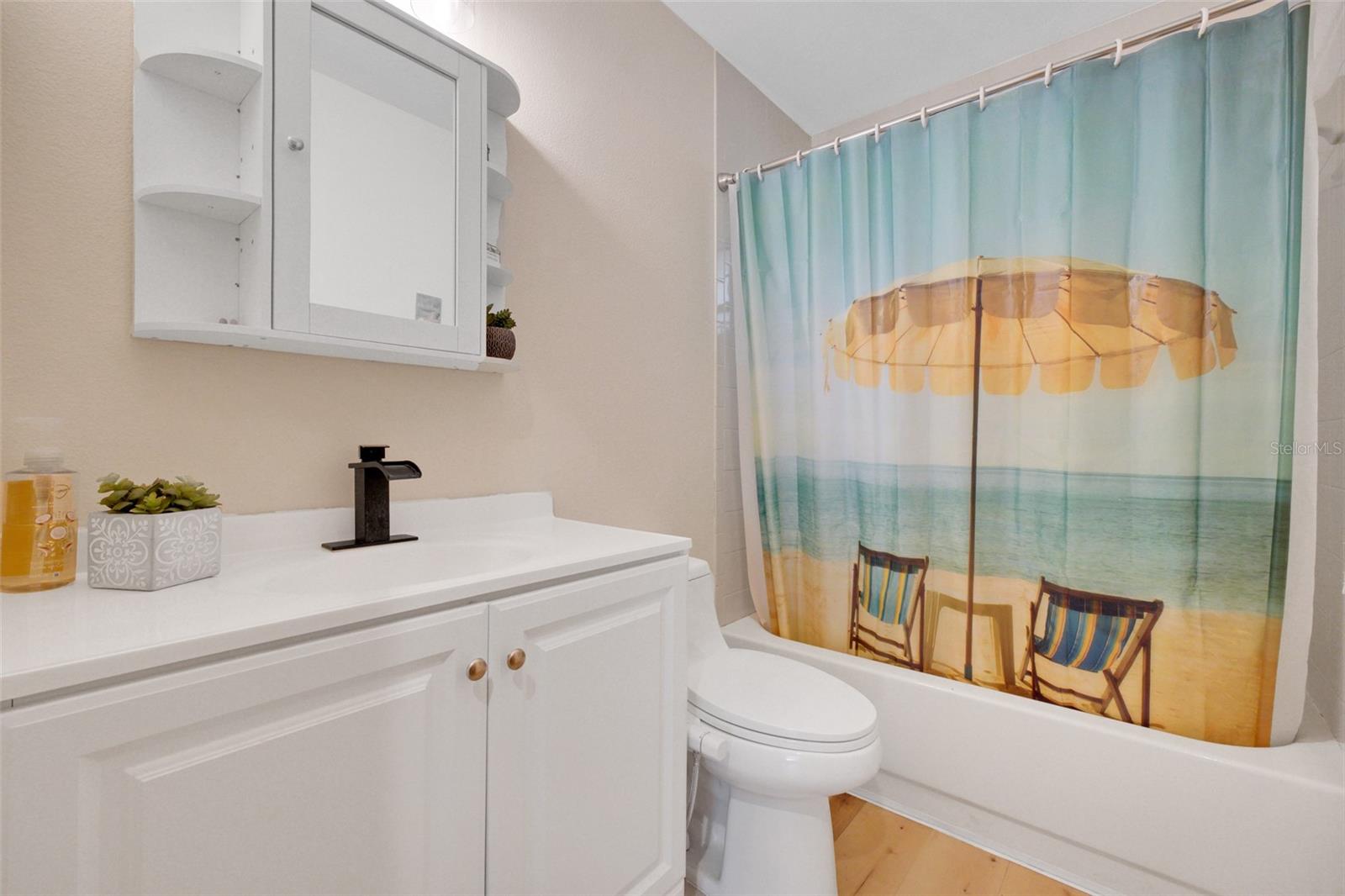 Image 24 of 37 For 615 E Inverness Blvd