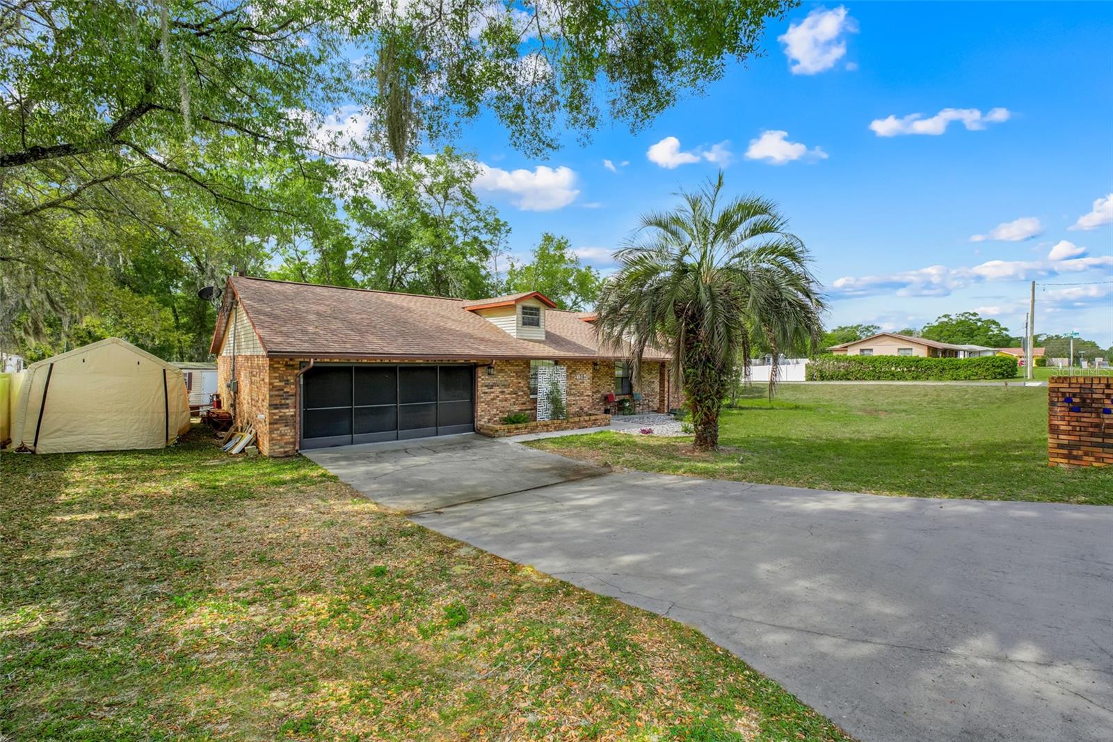 Image 25 of 37 For 615 E Inverness Blvd