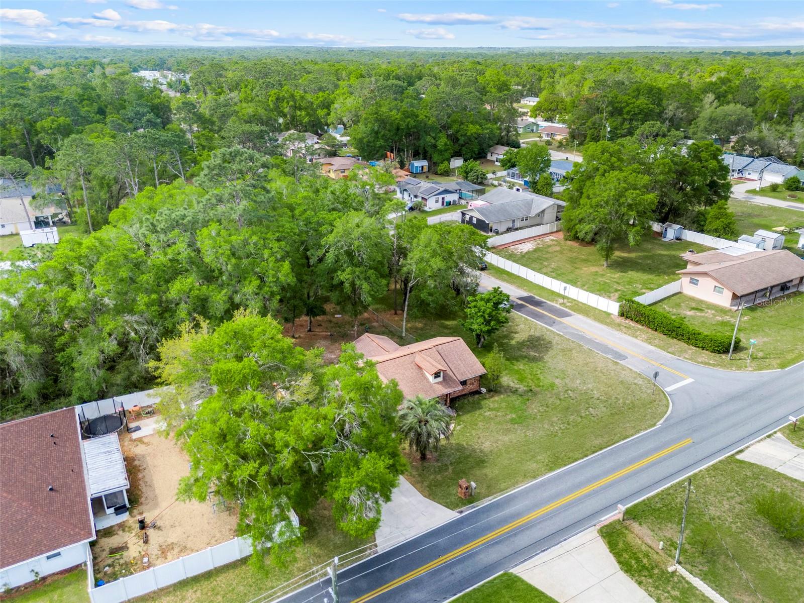 Image 32 of 37 For 615 E Inverness Blvd