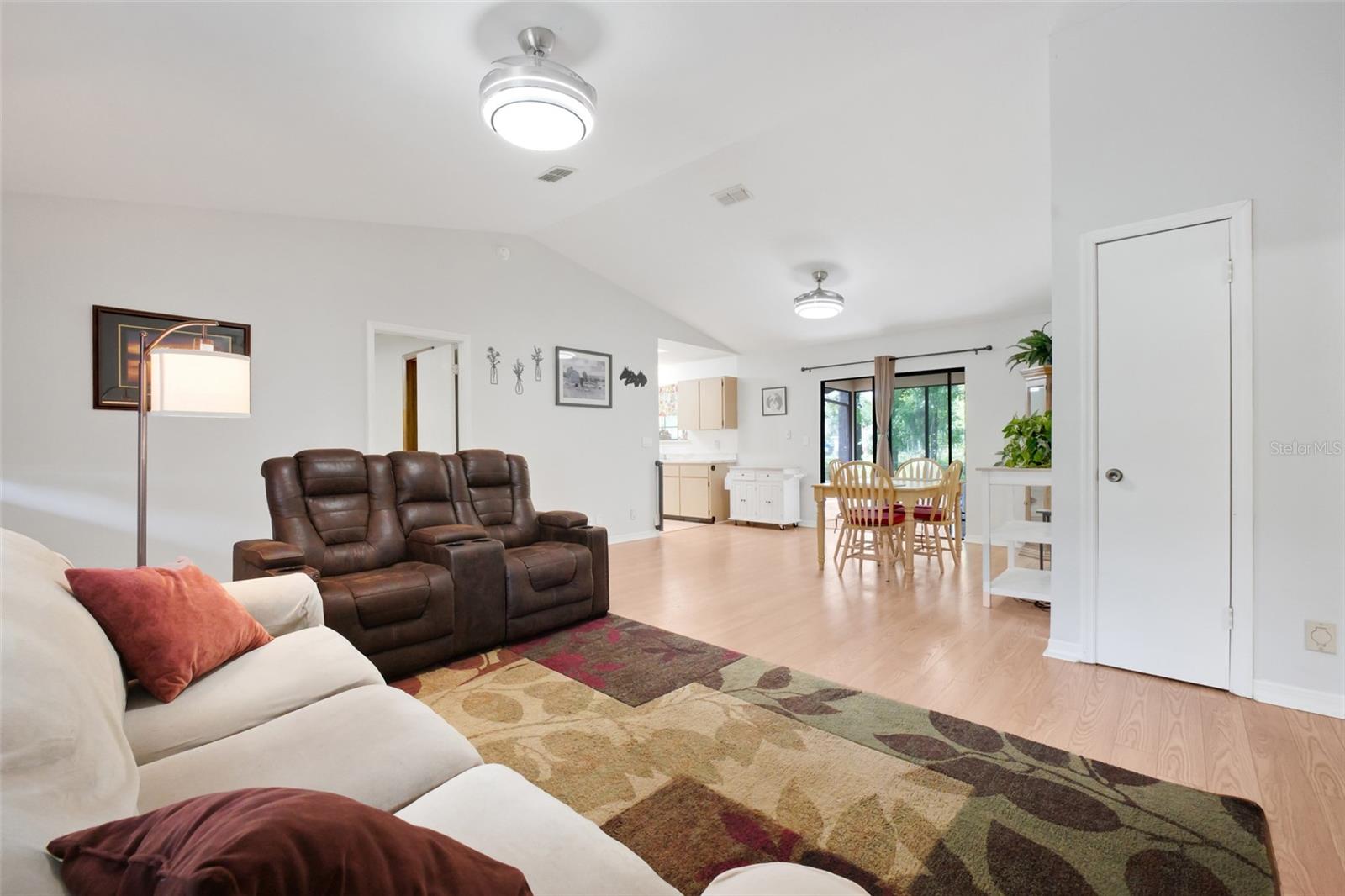 Image 6 of 37 For 615 E Inverness Blvd