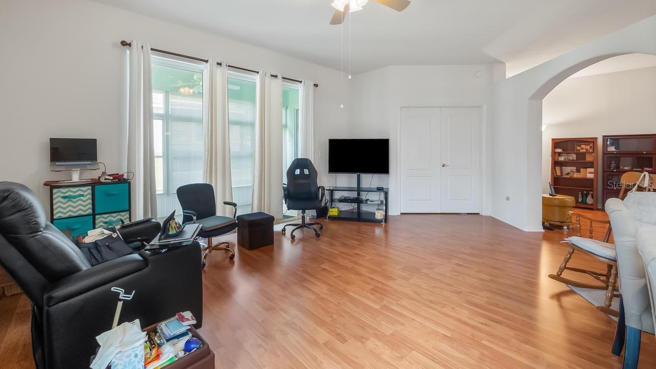 Image 6 of 26 For 2246 Belsfield Circle