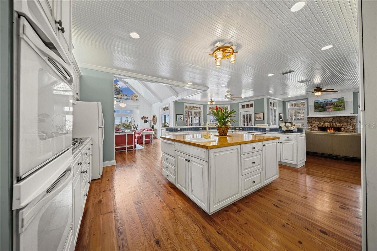 Image 33 of 93 For 1200 Peninsula Drive