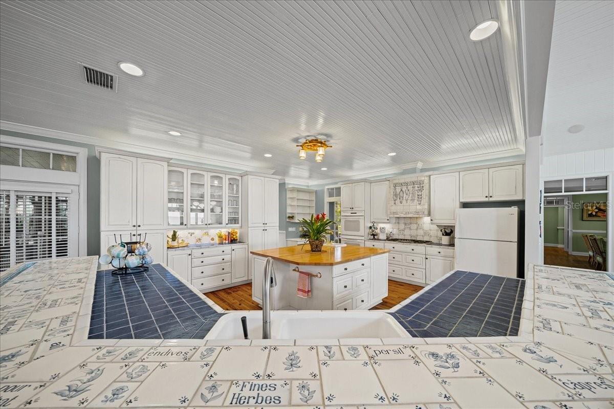 Image 36 of 93 For 1200 Peninsula Drive