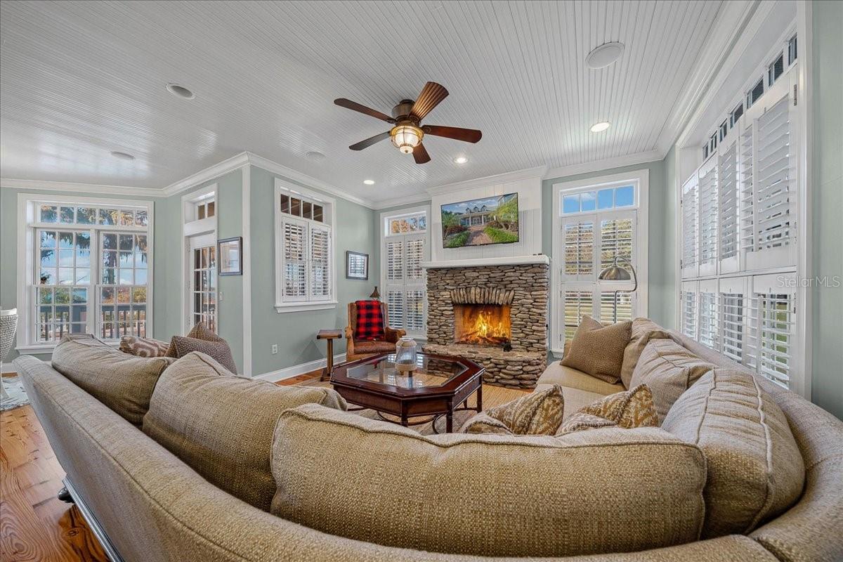 Image 42 of 93 For 1200 Peninsula Drive