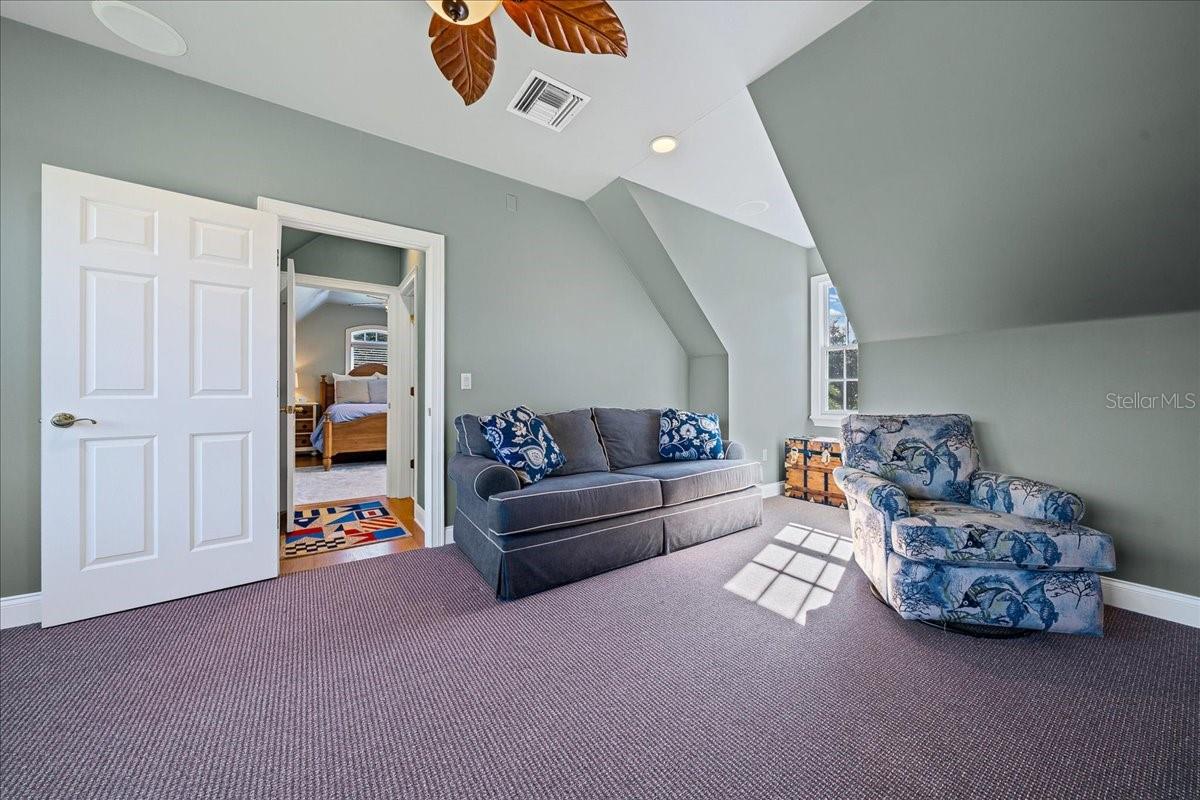 Image 48 of 93 For 1200 Peninsula Drive