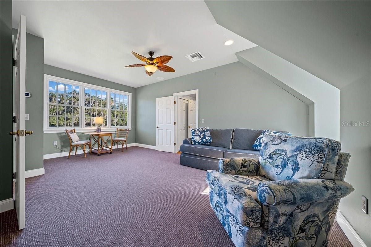 Image 49 of 93 For 1200 Peninsula Drive