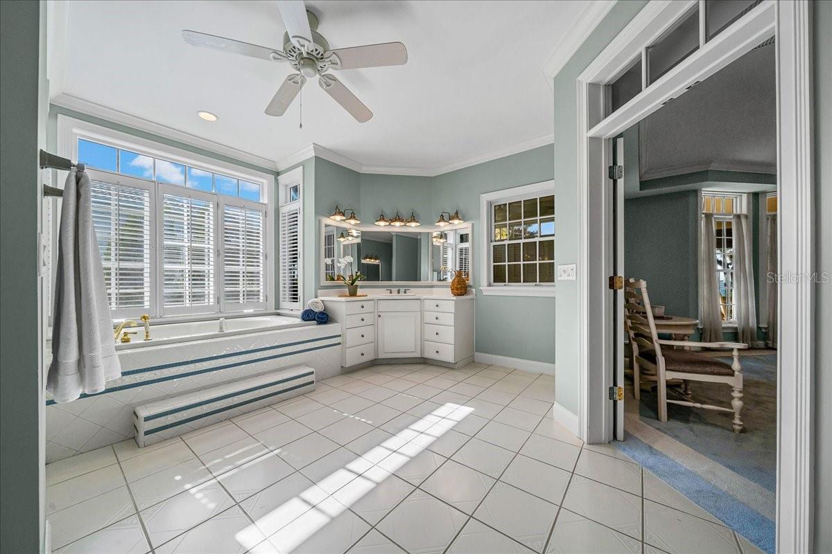 Image 61 of 93 For 1200 Peninsula Drive