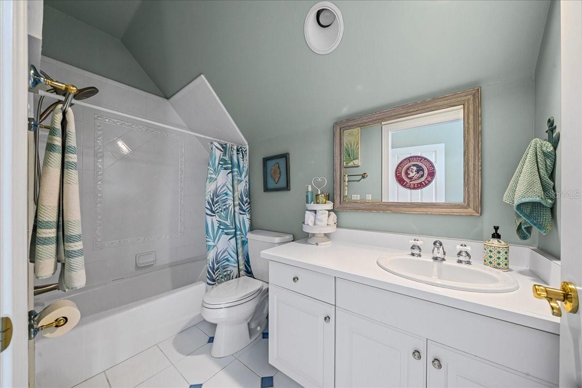 Image 72 of 93 For 1200 Peninsula Drive