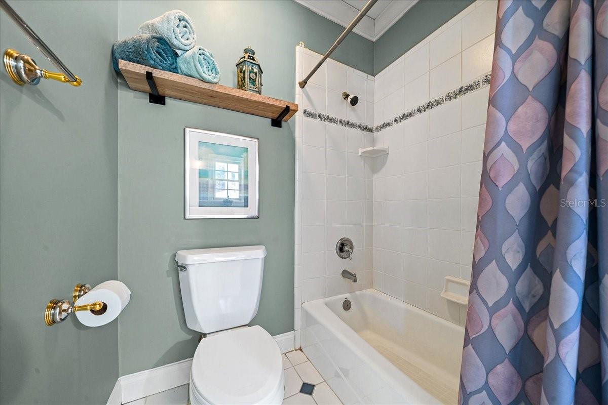 Image 79 of 93 For 1200 Peninsula Drive