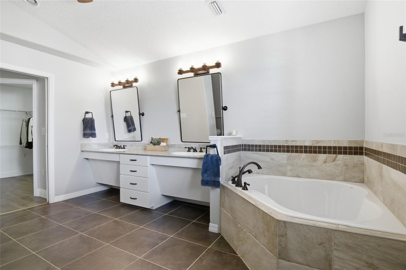 Image 26 of 54 For 12830 Scottish Pine Lane