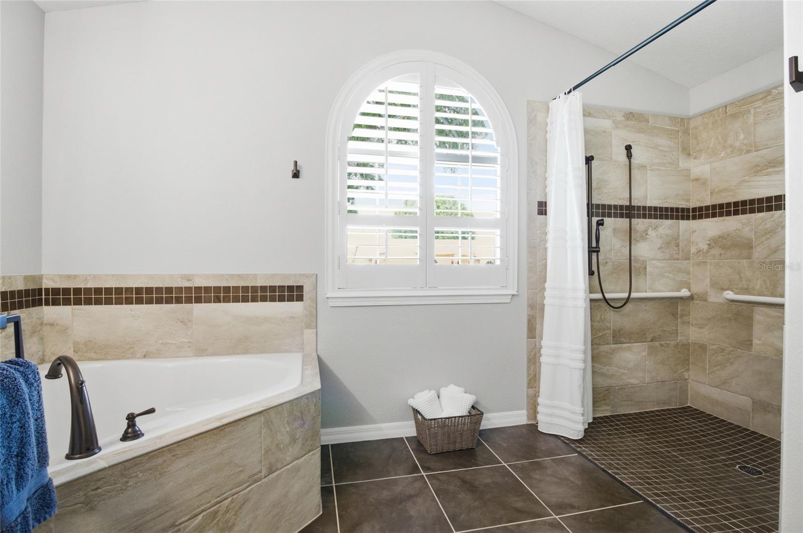 Image 28 of 54 For 12830 Scottish Pine Lane