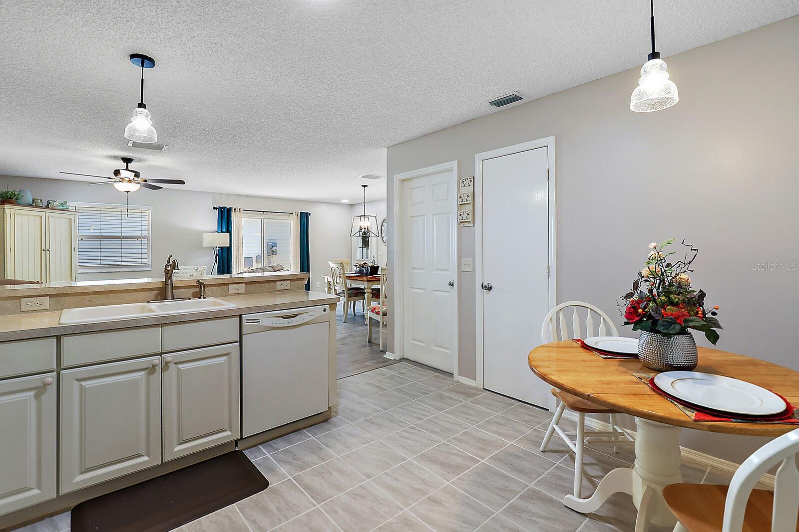 Image 5 of 29 For 2014 Johnson Court