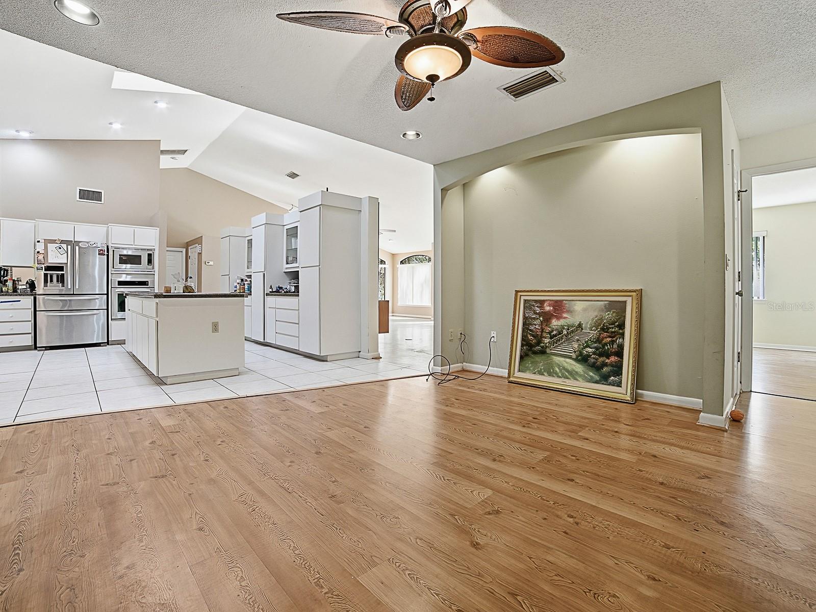 Image 12 of 30 For 104 Peppertree Court