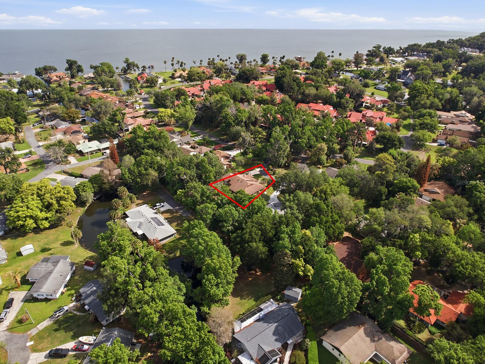 Image 21 of 30 For 104 Peppertree Court