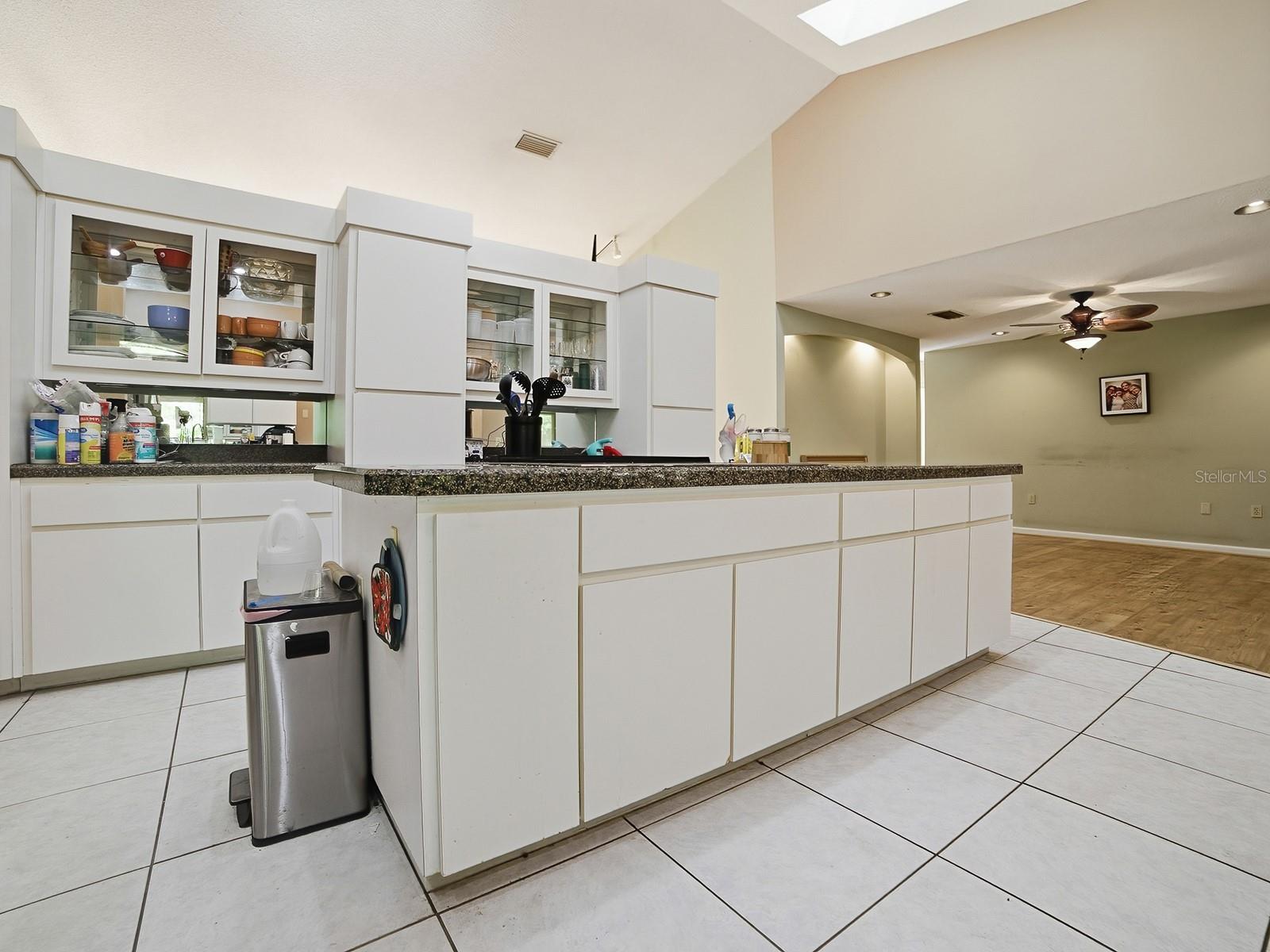 Image 9 of 30 For 104 Peppertree Court