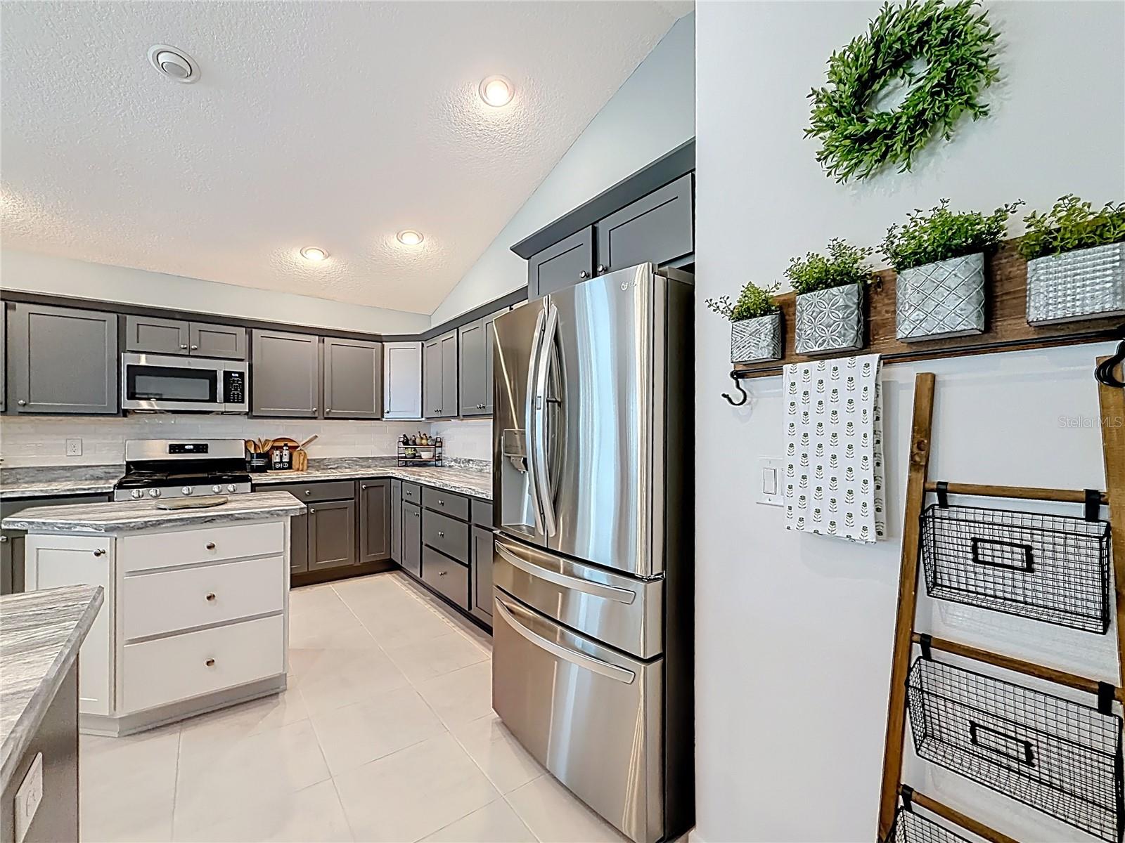 Image 11 of 60 For 1411 Franklin Court