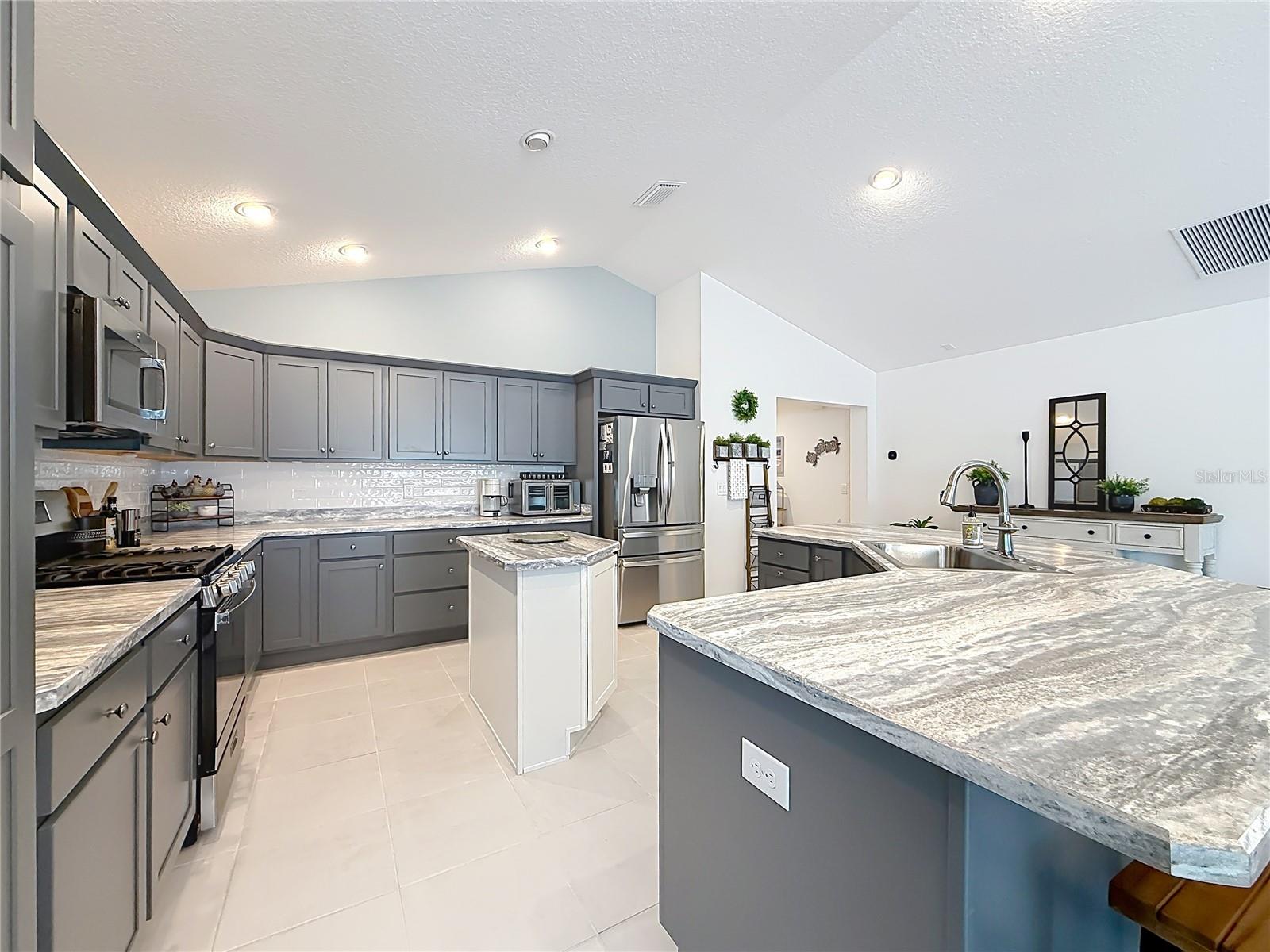 Image 15 of 60 For 1411 Franklin Court