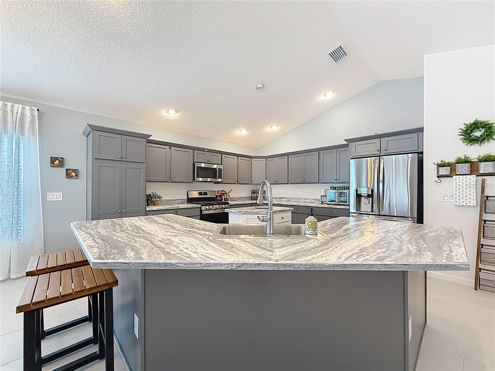 Image 16 of 60 For 1411 Franklin Court