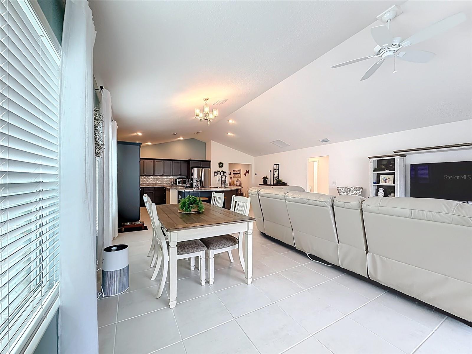 Image 19 of 60 For 1411 Franklin Court