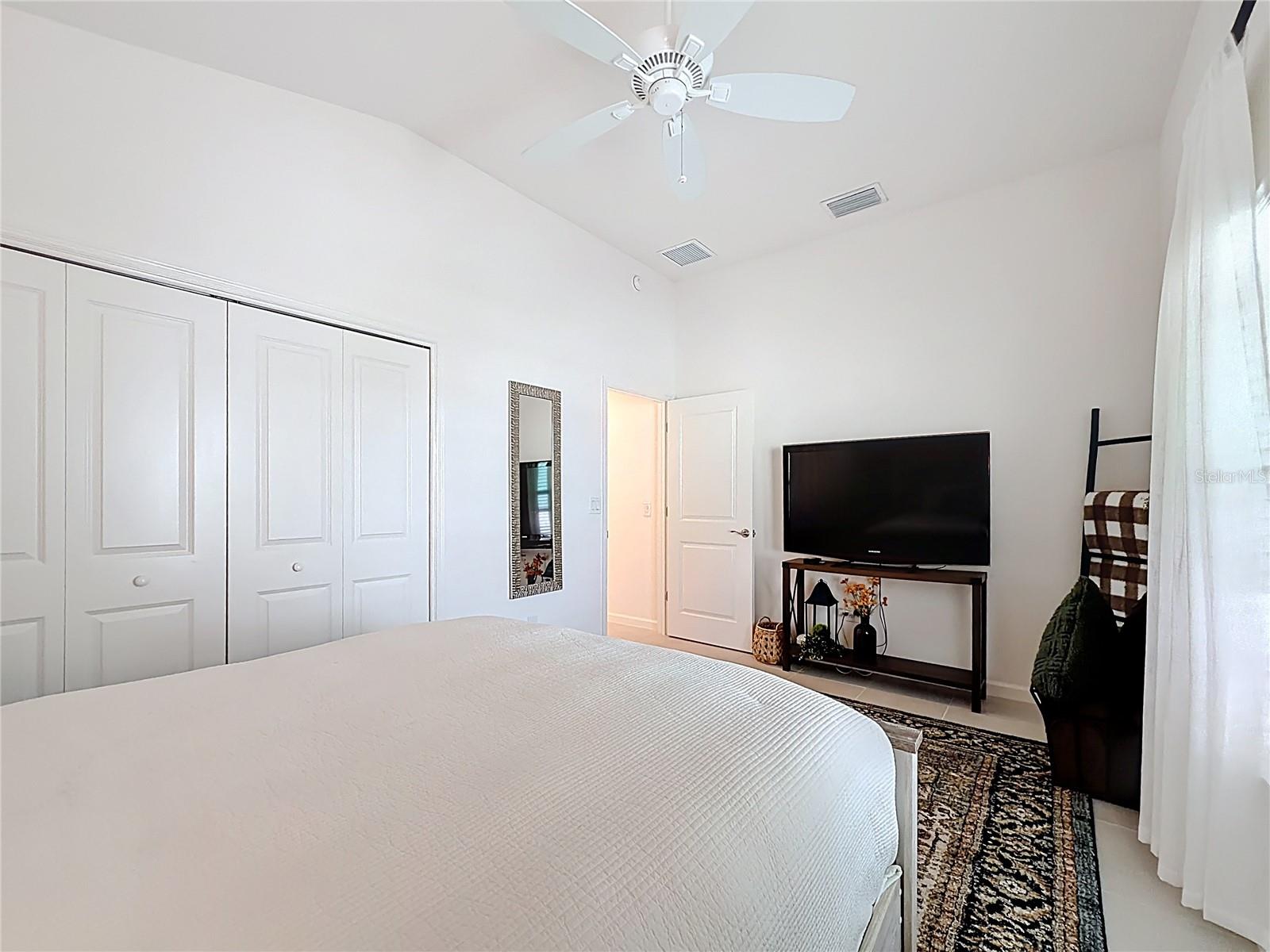 Image 40 of 60 For 1411 Franklin Court