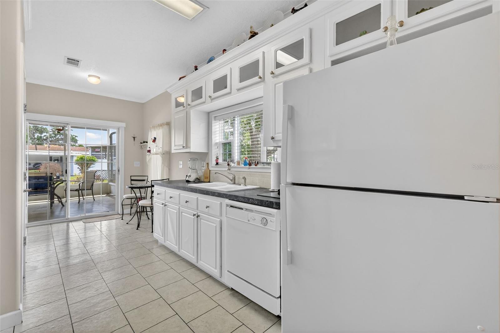 Image 10 of 42 For 691 Cindi Avenue