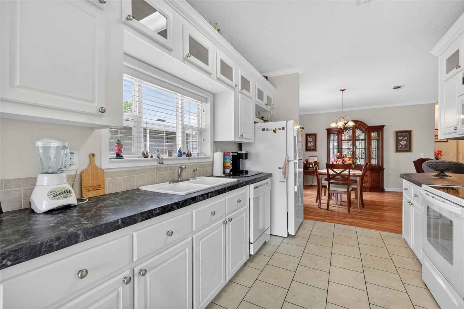 Image 12 of 42 For 691 Cindi Avenue