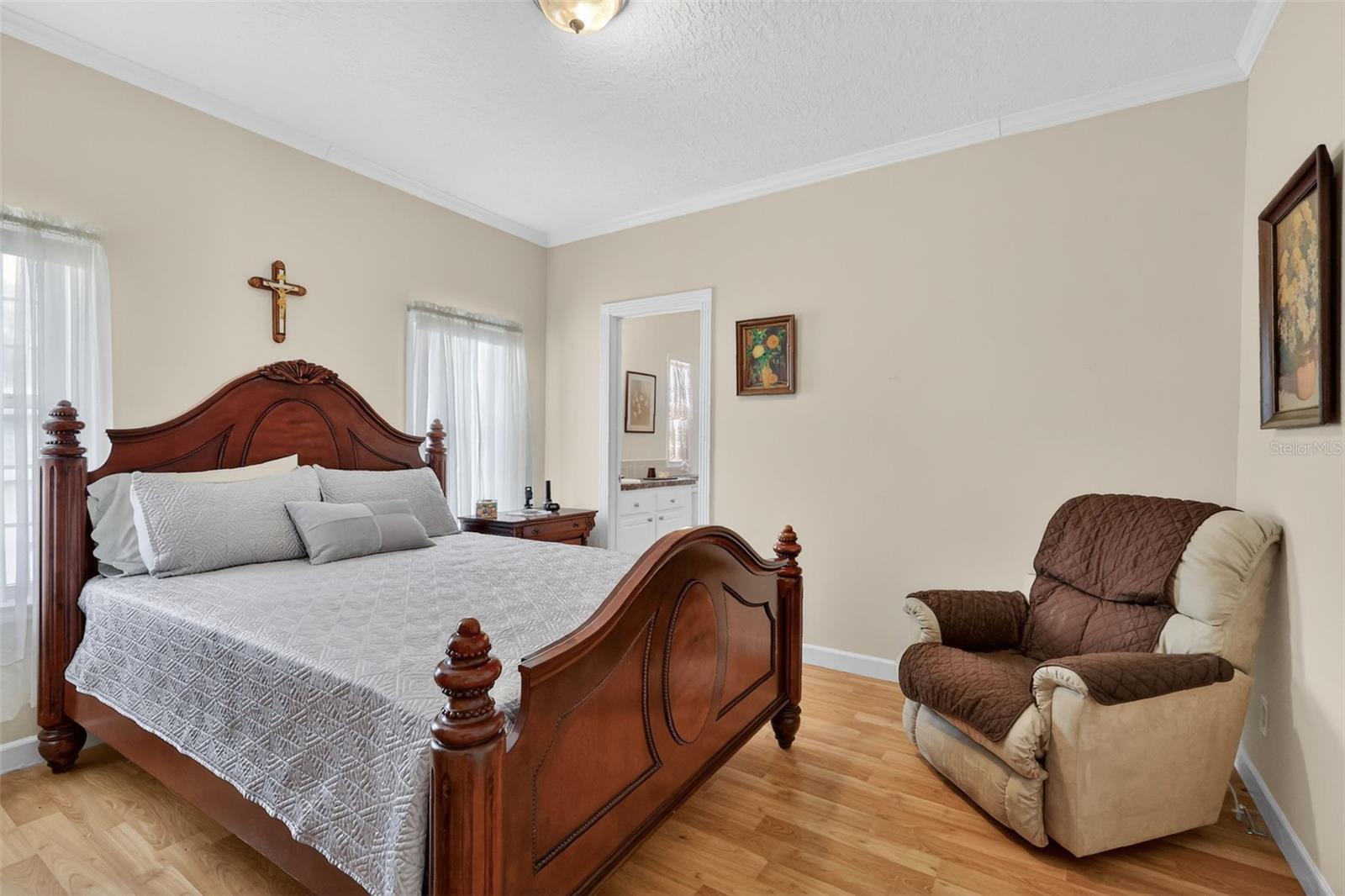 Image 14 of 42 For 691 Cindi Avenue