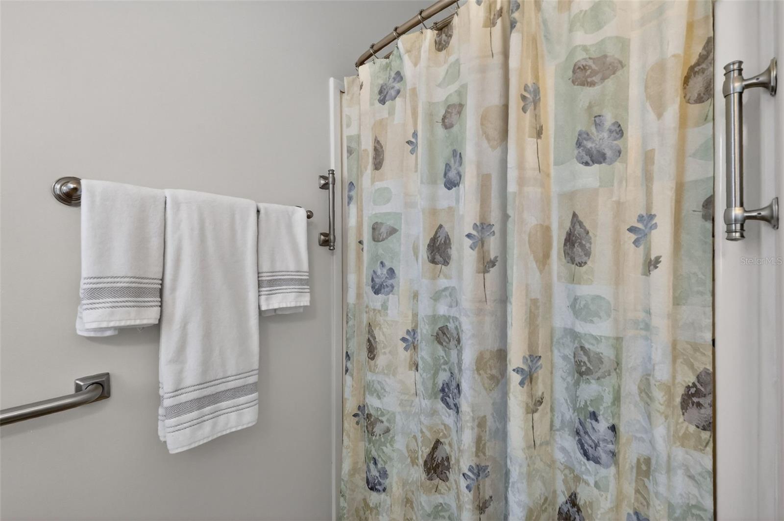 Image 17 of 42 For 691 Cindi Avenue