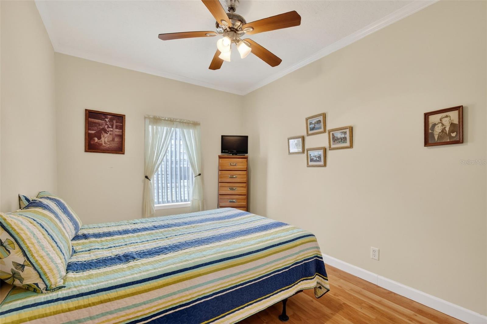 Image 18 of 42 For 691 Cindi Avenue