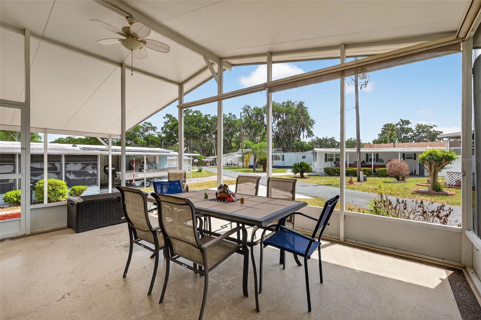 Image 23 of 42 For 691 Cindi Avenue