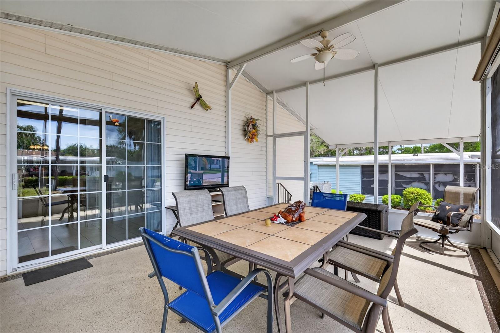 Image 24 of 42 For 691 Cindi Avenue