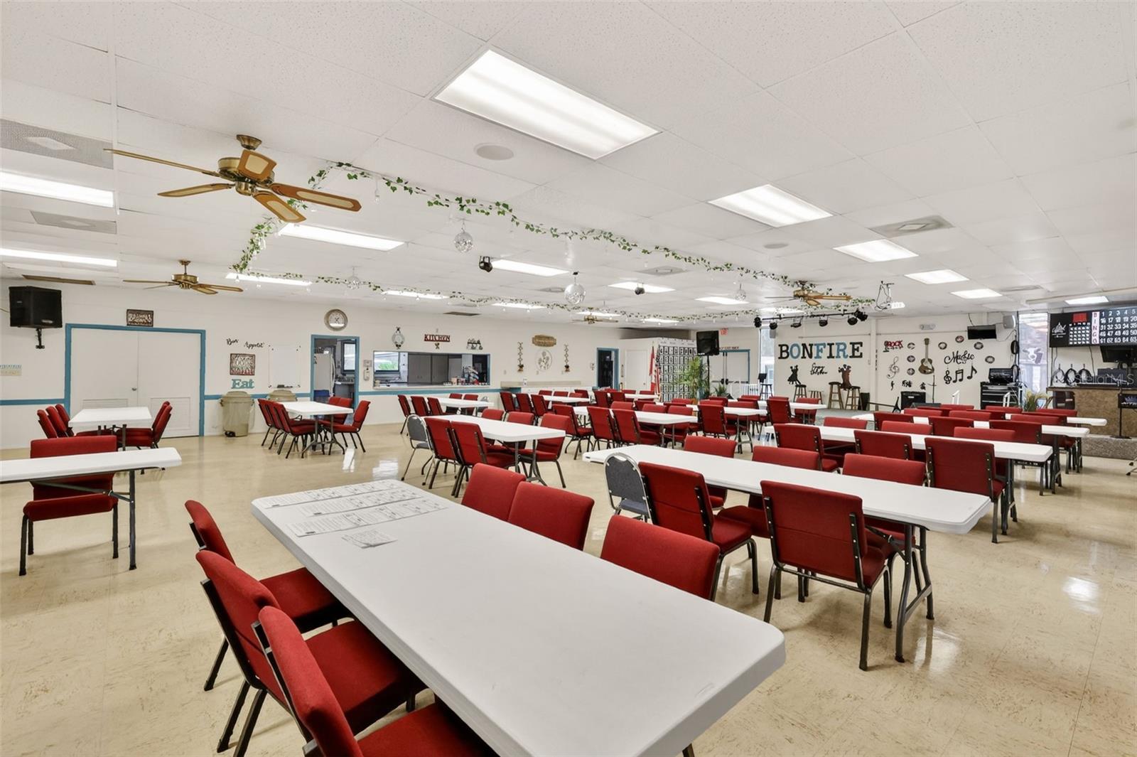 Image 35 of 42 For 691 Cindi Avenue