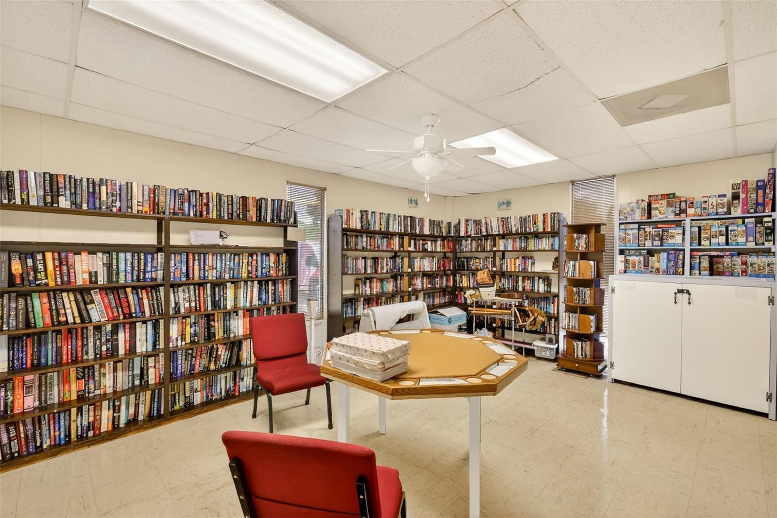 Image 37 of 42 For 691 Cindi Avenue