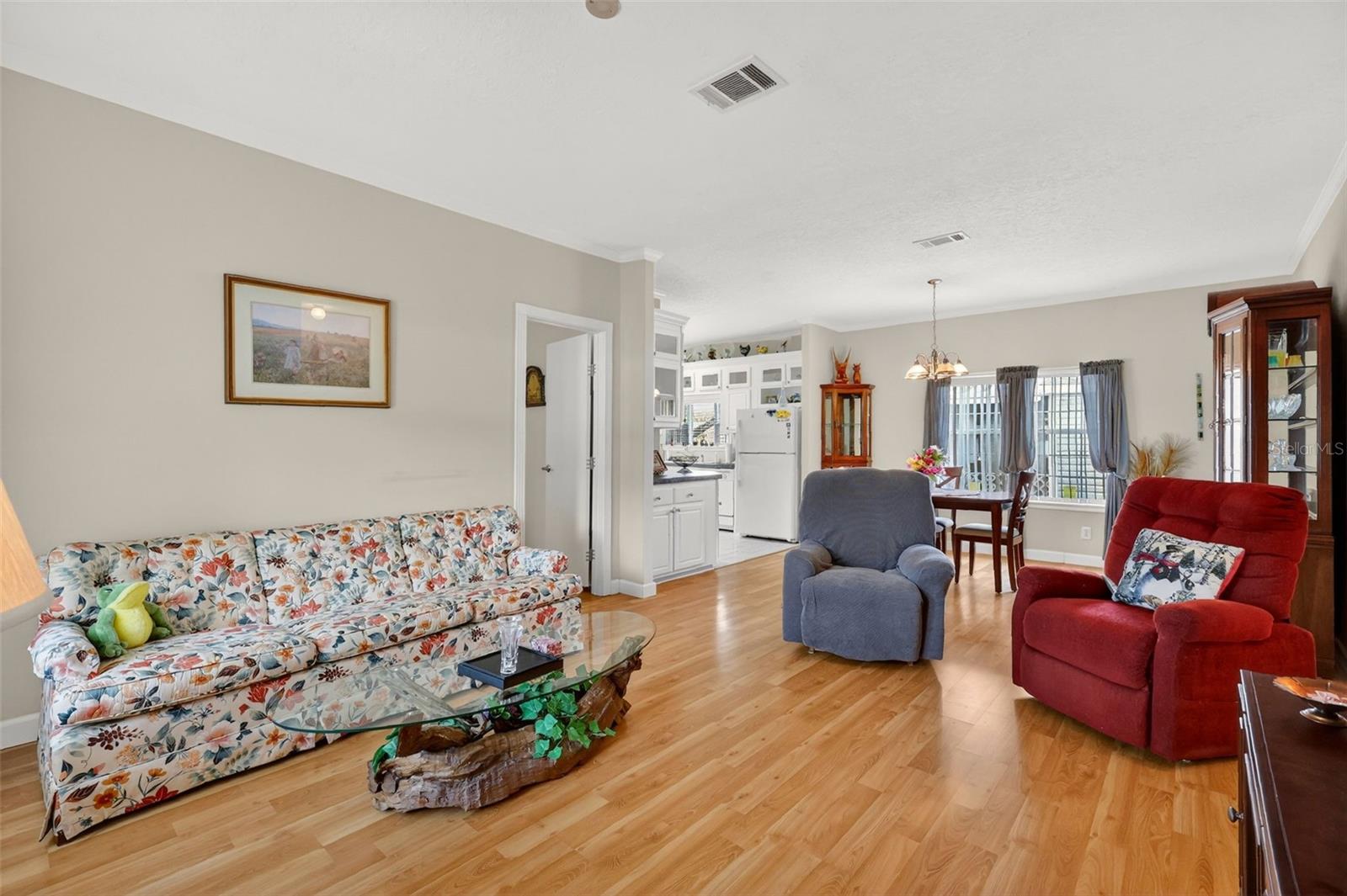 Image 4 of 42 For 691 Cindi Avenue