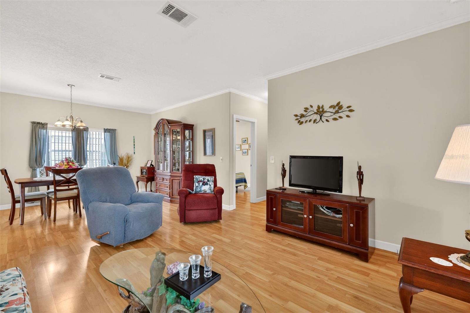 Image 5 of 42 For 691 Cindi Avenue