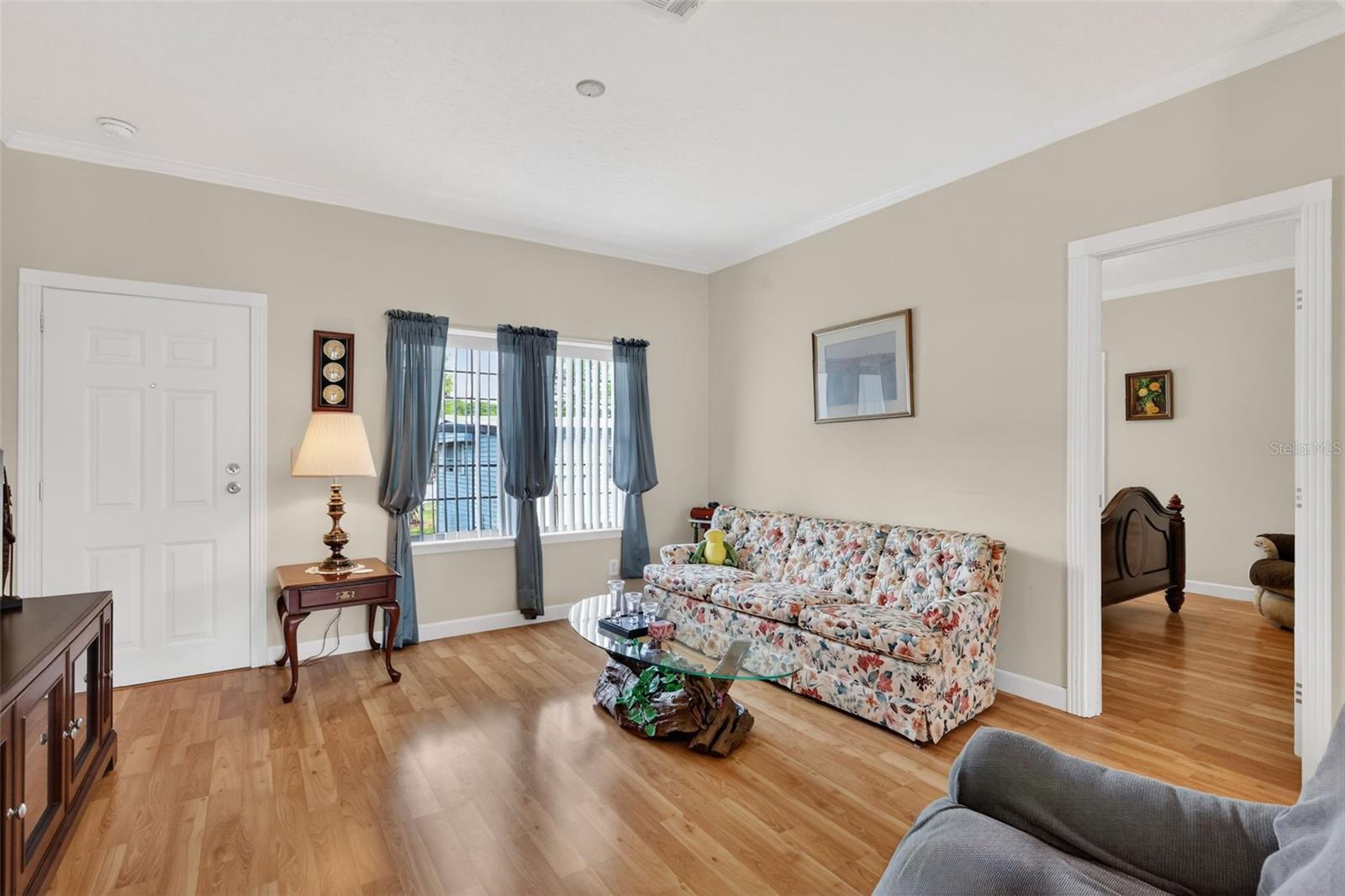 Image 7 of 42 For 691 Cindi Avenue