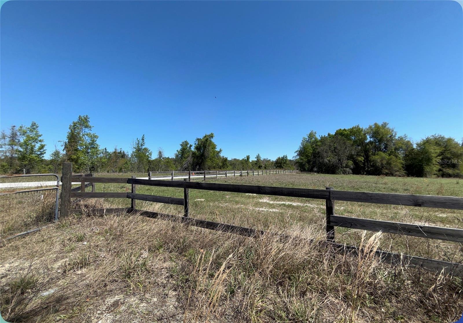 Image 17 of 45 For 9844 Poe Street