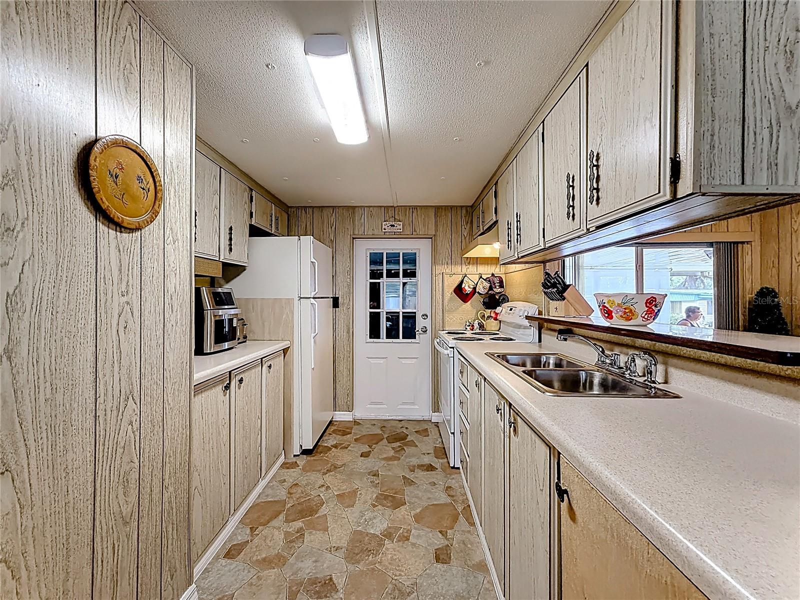 Image 14 of 44 For 634 Misti Drive