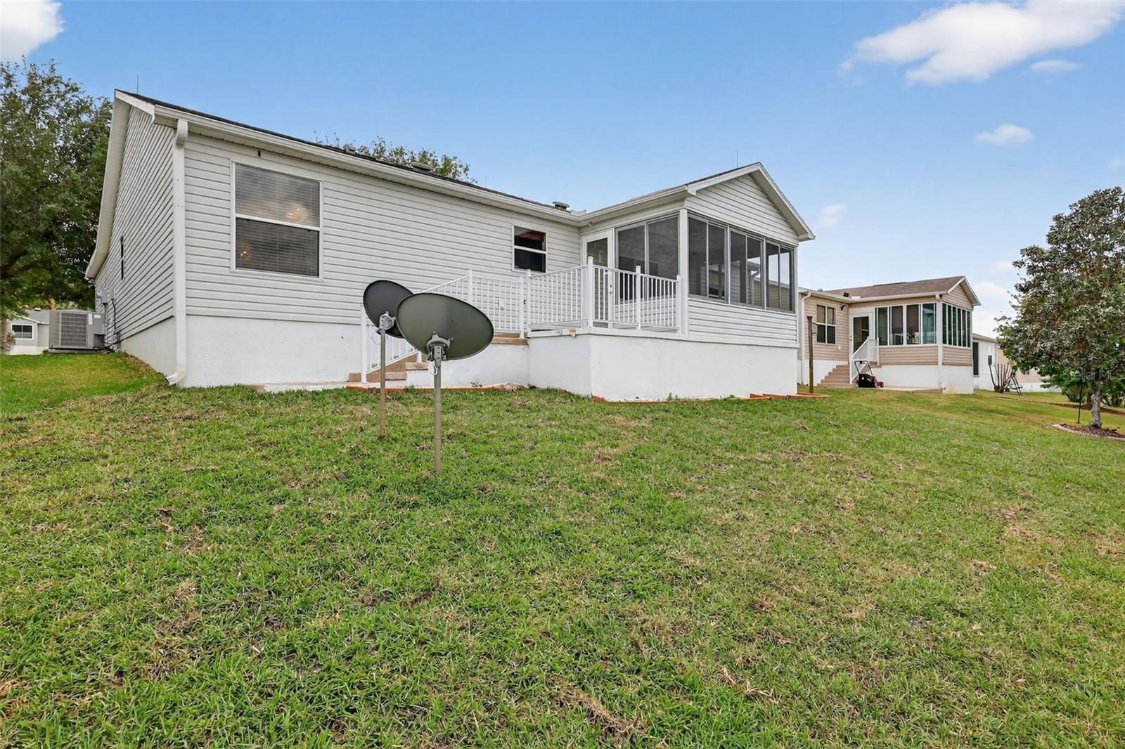 Listing photo id 28 for 287 Mercer Way