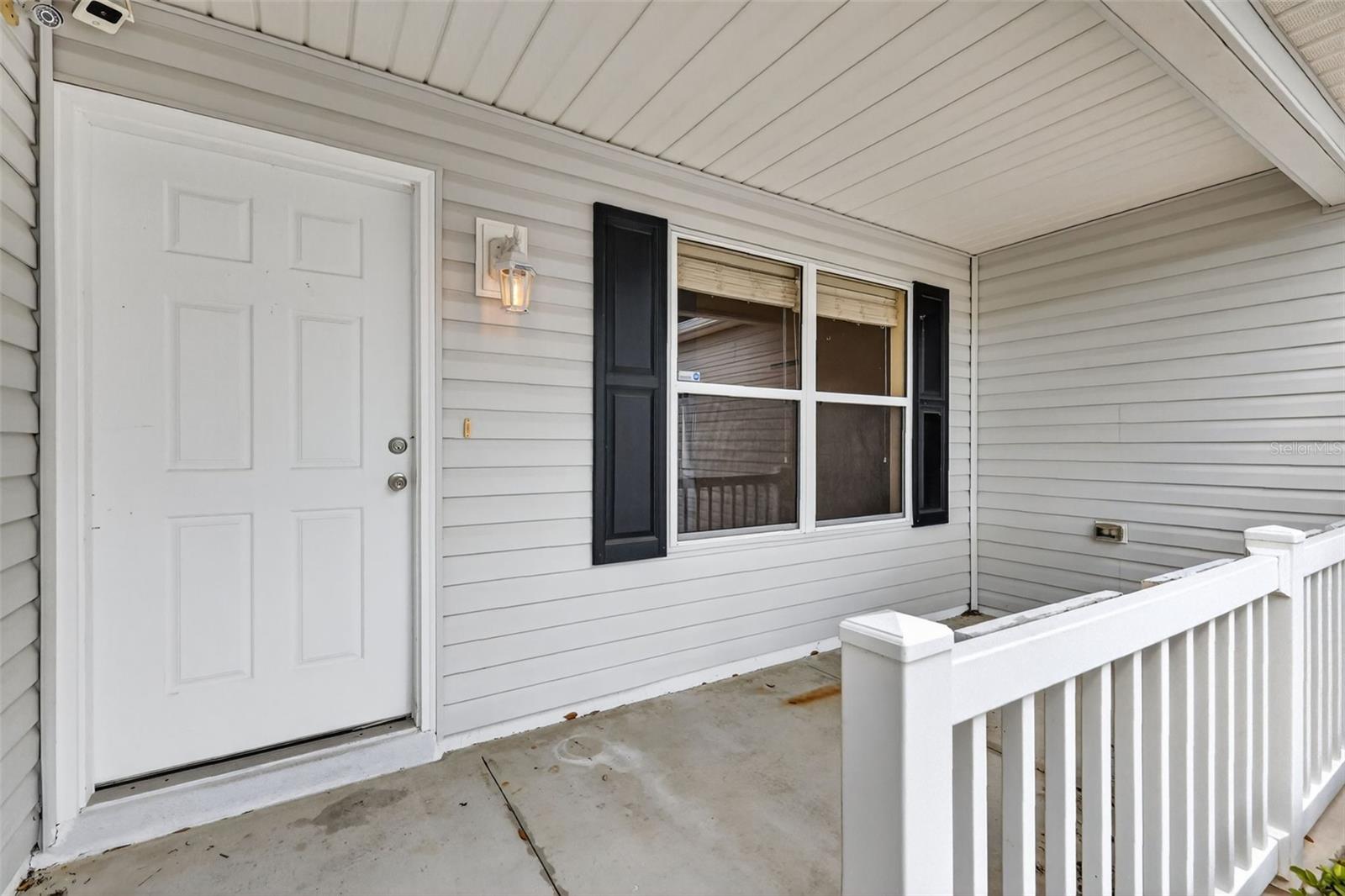 Listing photo id 5 for 287 Mercer Way