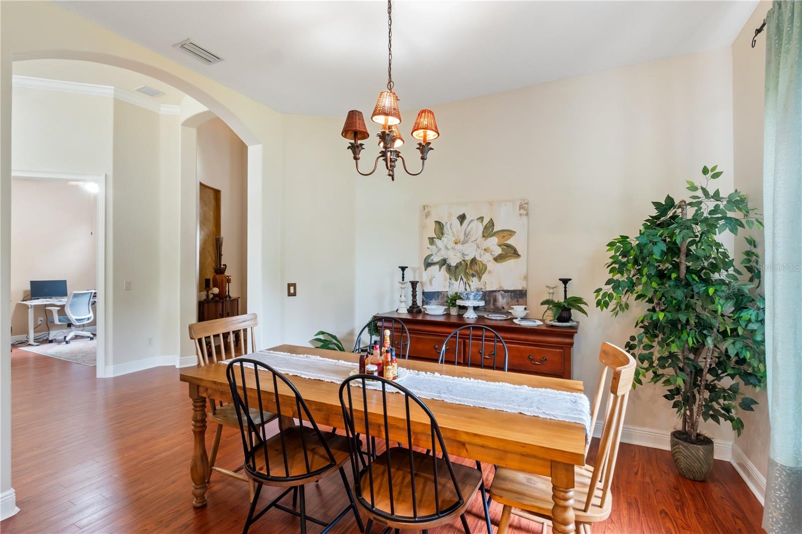 Image 12 of 52 For 5204 Greens Drive