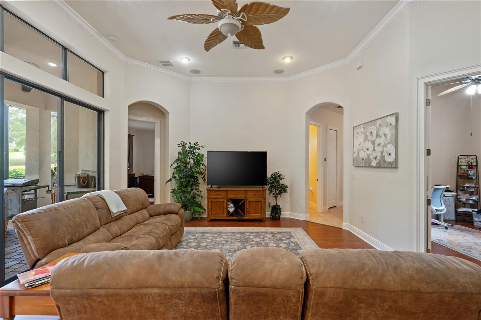 Image 16 of 52 For 5204 Greens Drive