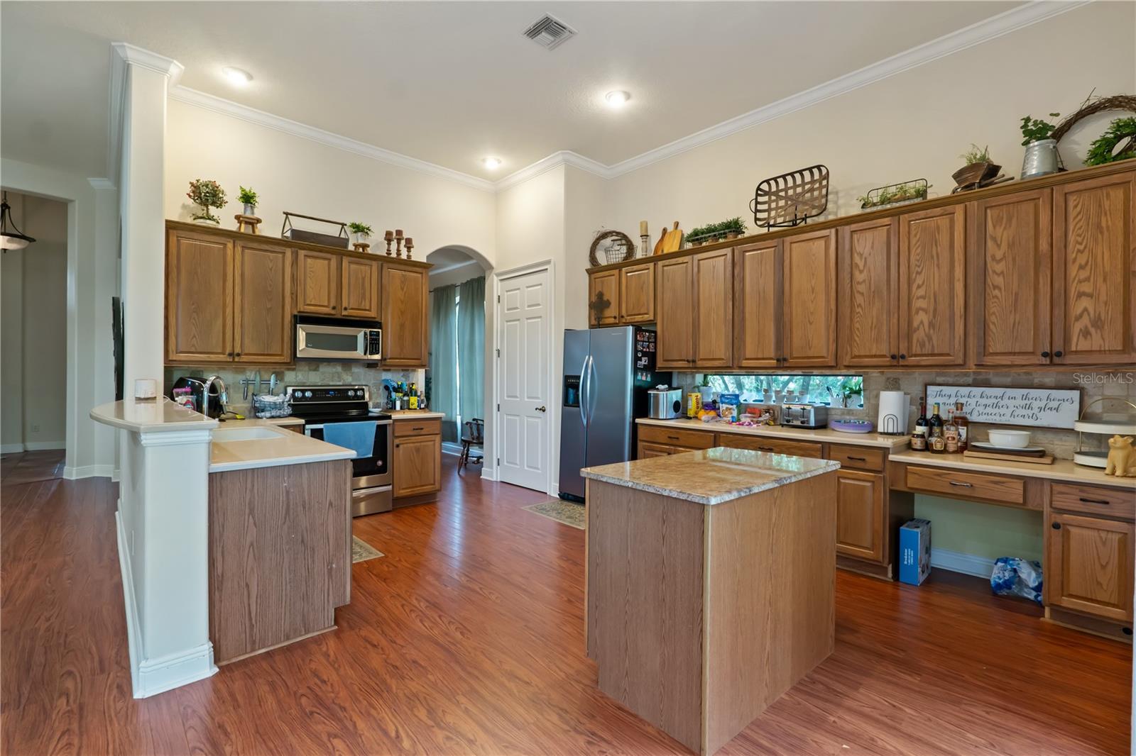 Image 18 of 52 For 5204 Greens Drive